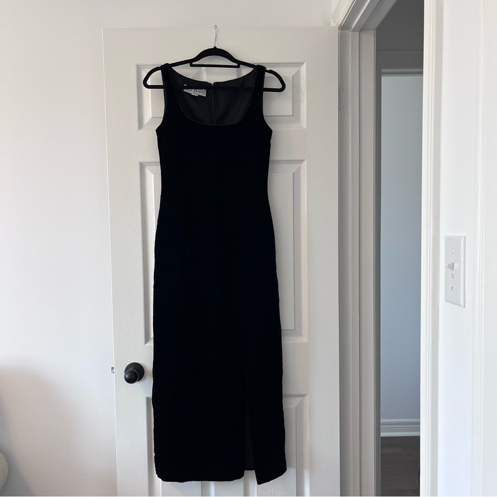 Sleeveless black velvet A.J. Bari evening dress.